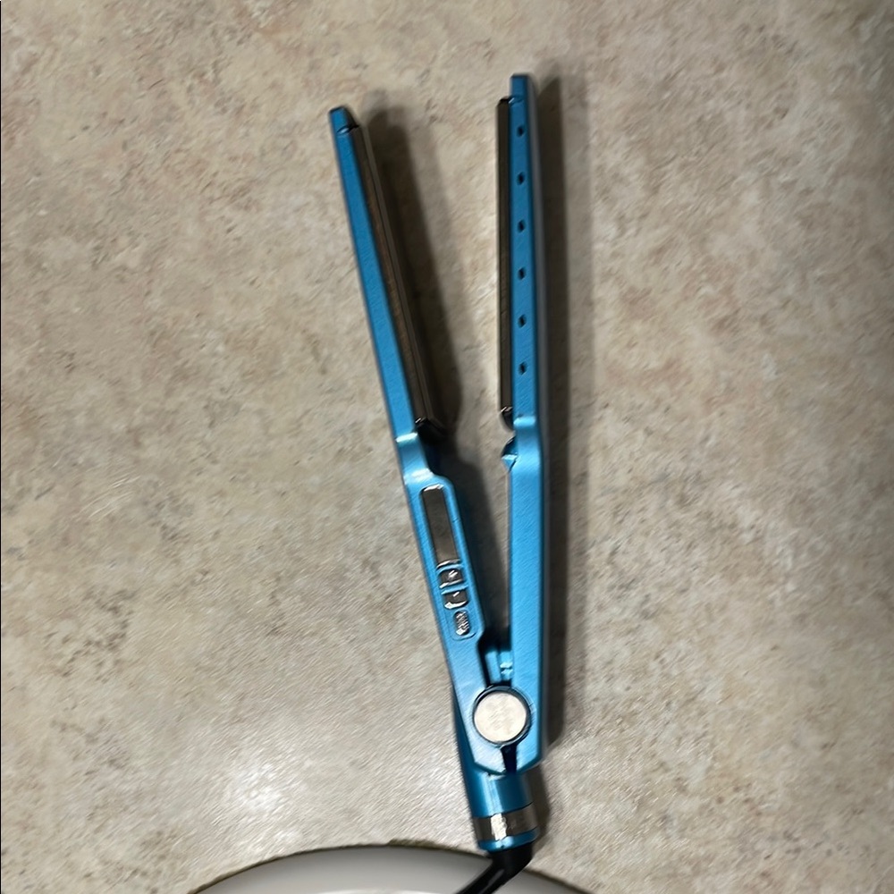 BaByliss Nano Titanium Hair Straightener - Blue